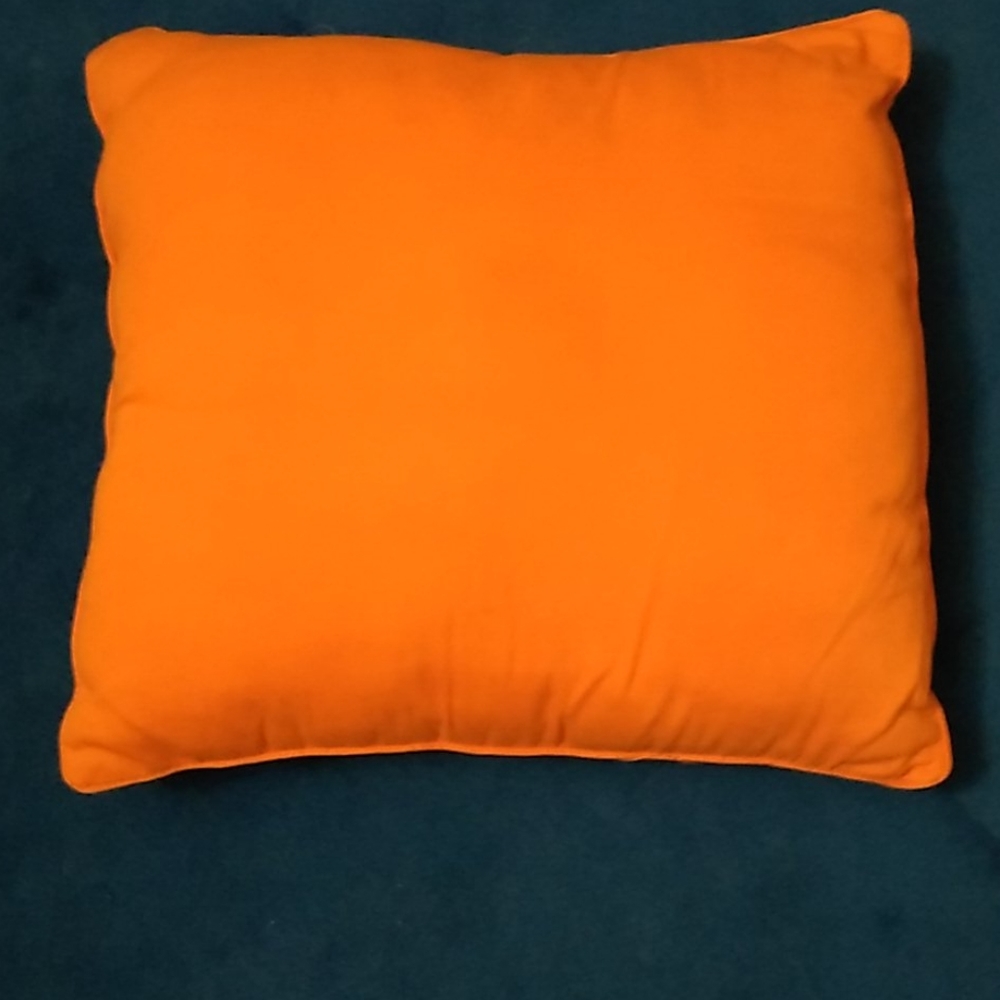 Toss pillow